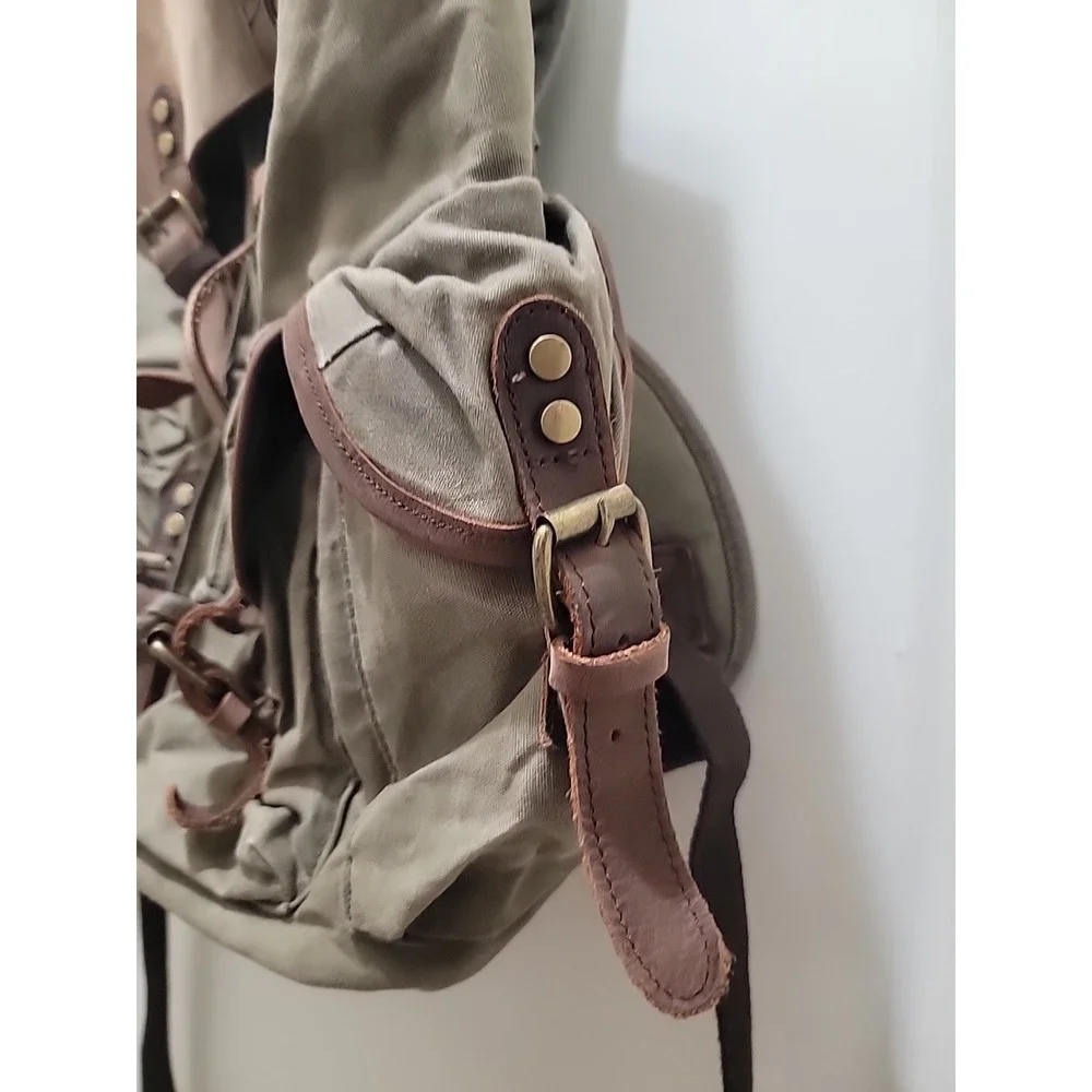 Distressed Heavy Duty Green Canvas & Leather Backpack OKPTA1519426, OK.0973628